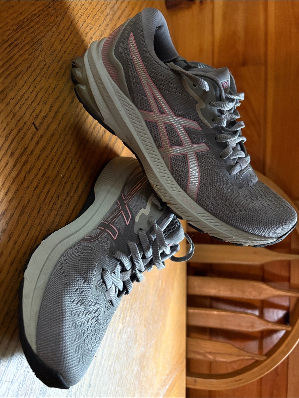 ASICS Gray Running Sneakers with Pink Accents women’s Size 6.5